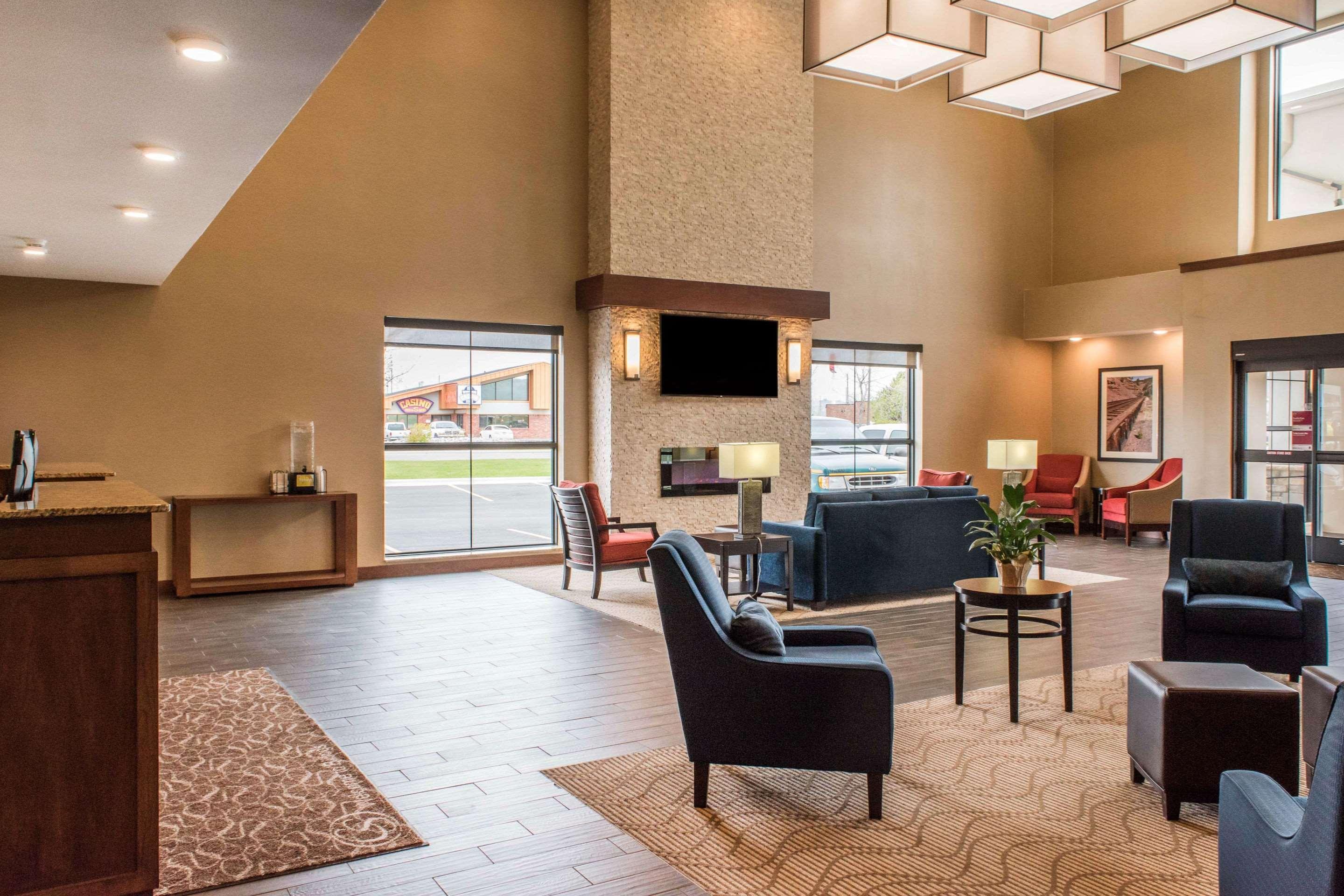 Comfort Suites Billings Bagian luar foto