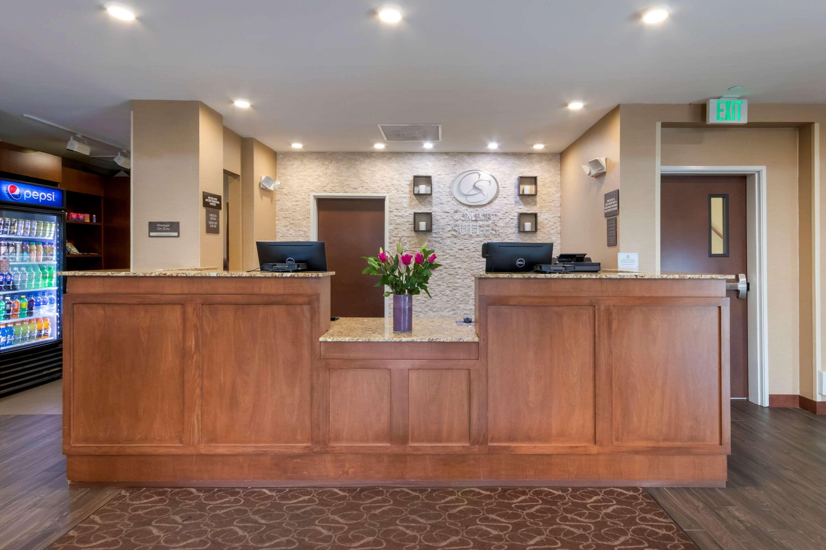 Comfort Suites Billings Bagian luar foto